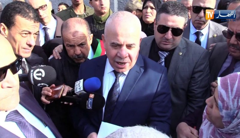 والي العاصمة “يوسف شرفة” يستمع لشكاوي المواطنين ببلدية أولاد فايت