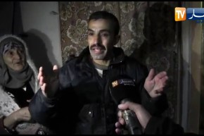 مواطن من سيدي بلعباس يبكي بحرقة: راني مريض و بنتي مريضة و راني نرقد في دار وحدة مع اولادي