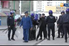 جزء من أحداث الشغب في الشوارع المحاذية لملعب 20 أوت بسكيكدة