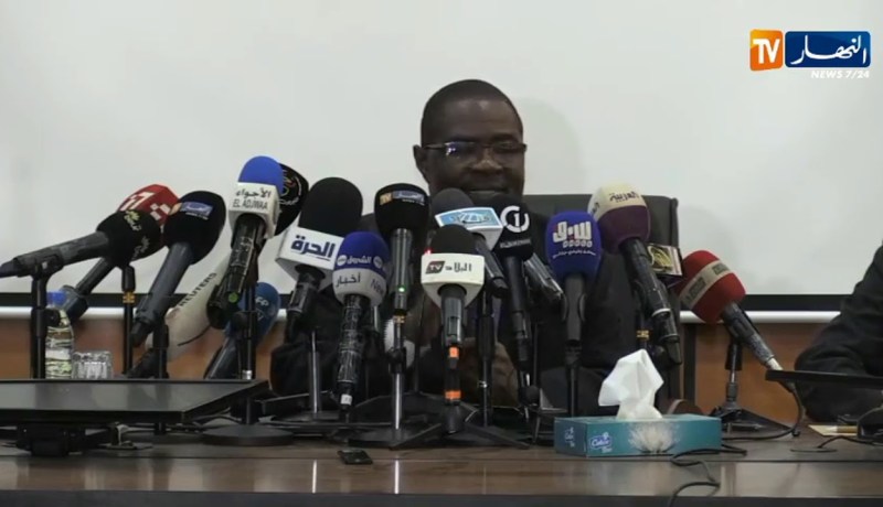 ندوة صحفية بوزارة الصحة بعد تسجيل أول إصابة بفيروس “كورونا” بالجزائر