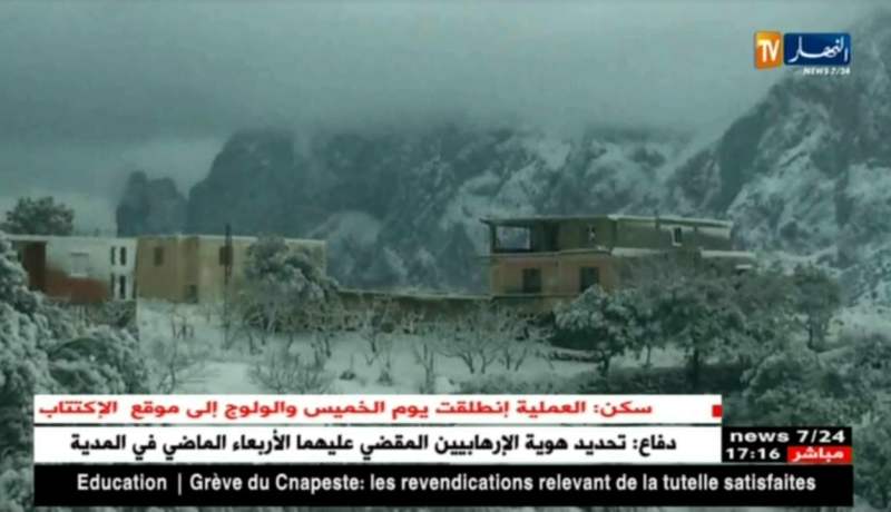 تيزي وزو: المرتفعات الجبلية تكتسي الحلة البيضاء