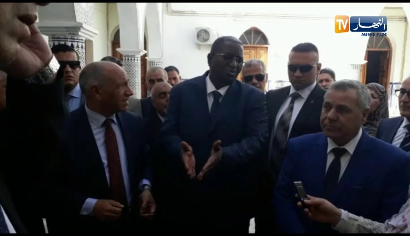 وزير السياحة و الصناعة التقليدية يصل الى ولاية معسكر