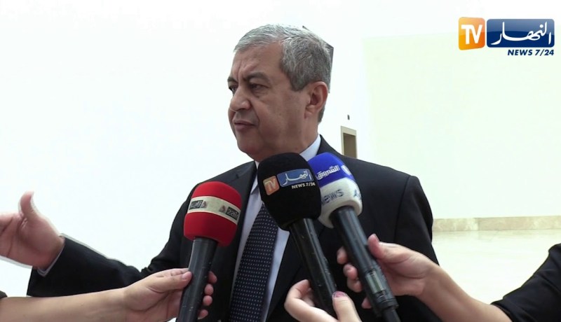 حسان رابحي يثمن دور المؤسسه العسكرية في تعاملها مع الأزمة