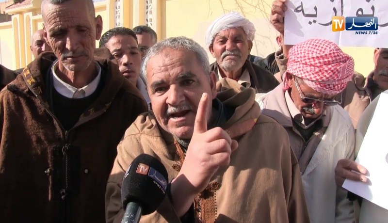 المسيلة/ الفلاحون يحتجون أمام مقر الولاية للمطالبة برخص لحفر الآبار