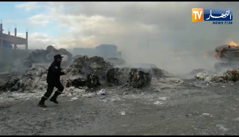 البويرة .. حريق بمصنع الورق بالهاشمية دون تسجيل خسائر بشرية