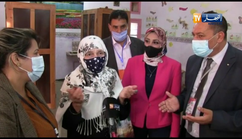 عين تموشنت: دعاء جميل و زغرودة من مسنة داخل مكتب تصويت