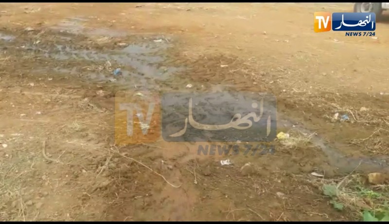 كارثة بيئية تهدد التلاميذ والسكان بمستغانم.. قنوات الصرف الصحي تجاور ابتدائية وتختلط بالمياه الشروب