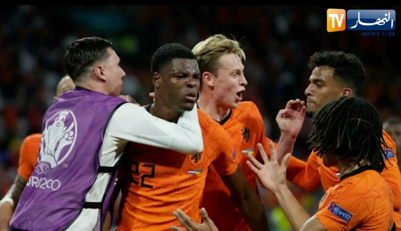 هولندا تحقق فوزا مثيرا بثلاثية لهدفين ضد أوكرانيا