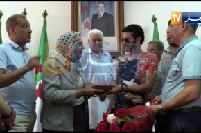 بلدية وهران تكرم أمير الراي العاطفي الشاب نصرو