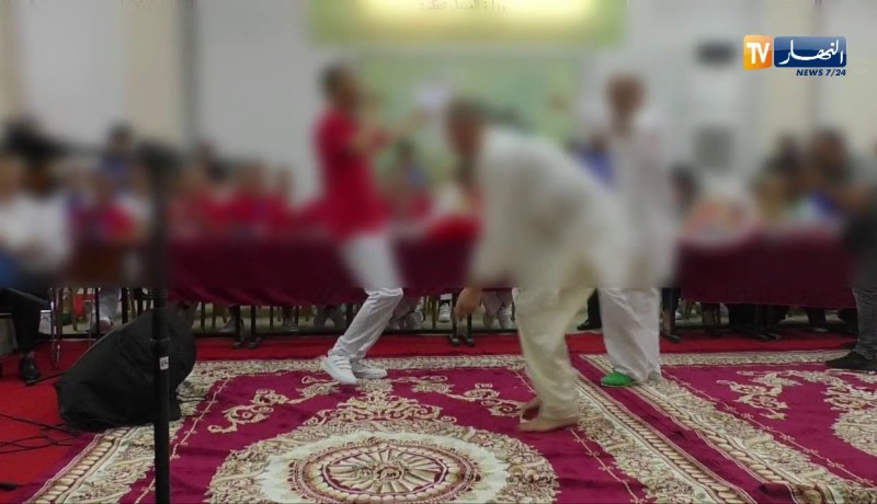 مساجين يرقصون على أنغام الشعبي خلال حفل تكريمهم بسجن القليعة