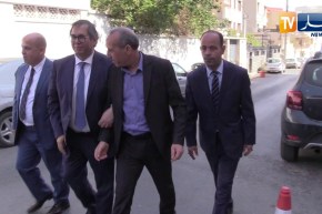 سياسة: إجتماع قيادات هيئة تسيير جيهة التحرير الوطني بمقر الحزب