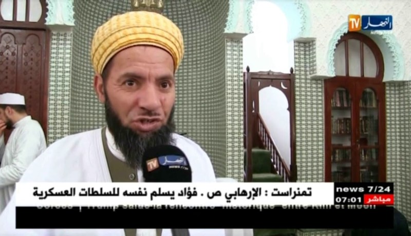 أداء صلاة الجمعة على الأرصفة  ..نقصان في الأجر و الإستيعاب