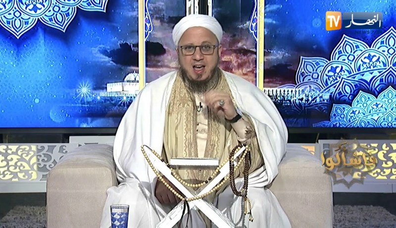 فاسألوا : حكم قصر الصلاة لمن يعمل سائق؟