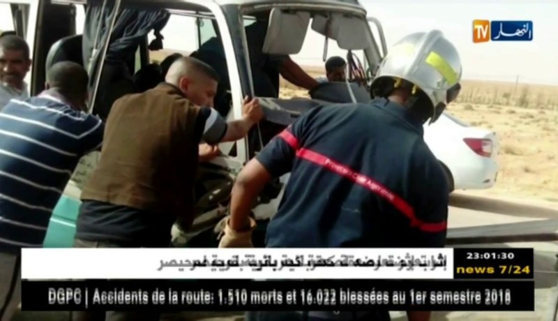 البيض: 19 جريحا في حادث إصطدام حافلة نقل مسافرين بسيارة سياحية