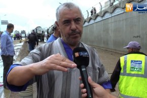 صاحب السيارة التي غمرتها المياه : الشعب يحب يصور..  واحد ما عاوني