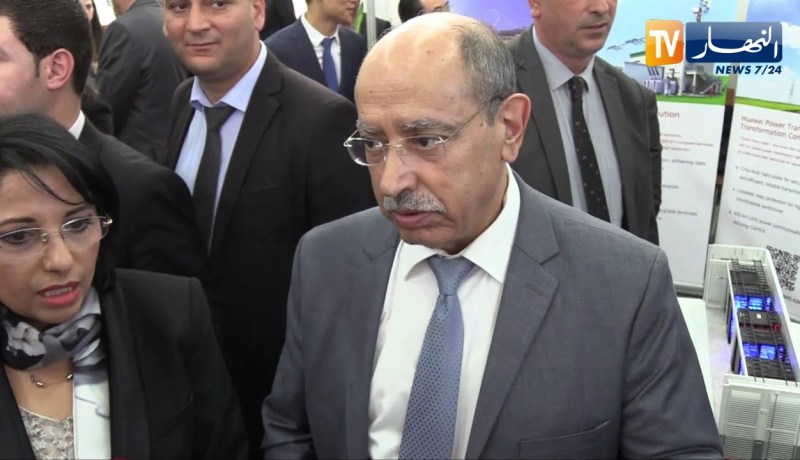 مؤسسة هواوي تعرض بالصالون محول للطاقة الشمسية لكي تصبح نظيفة قابلة للاستعمال