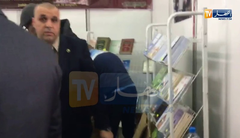 سيلا 2018/ تشميع الجناح الإيراني بسبب كتب شيعية منافية للقانون الجزائري