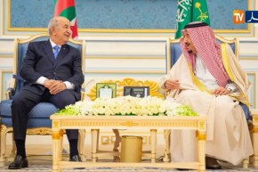 الملك السعودي “سلمان بن عبد العزيز” يعقد جلسة محادثات رسمية مع رئيس الجمهورية “عبد المجيد تبون”