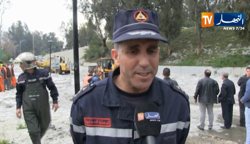 قسنطينة: تساقط كثيف للبرد يغرق العديد من الأحياء بالولاية