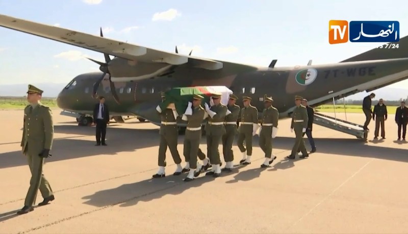 مراسم إستقبال جثمان الراحل عبد المالك قنايزية