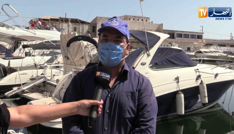 وهران : عملية واسعة لتنظيف وتطهير حوض الصيد على مستوى الميناء