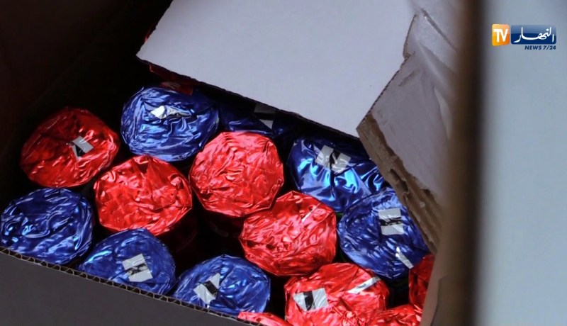 أمن/ توقيف شخصين وحجز شاحنتين تحتوي على 11 قنطار من البقوليات ومواد أخرى