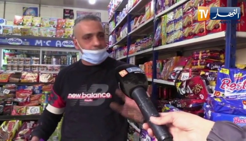 بحثا عن الثمن الزهيد..مواطنون يقتنون مواد غذائية تشرف على إنتهاء الصلاحية