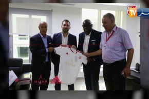 وفد نادي مارسيليا يقوم بزيارة مجاملة لمقر فريق شباب بلوزداد