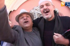 مسيرة داعمة للجيش وللإنتخابات في غرداية.. ومدير مدرسة يخطف الأضواء بشعاراته