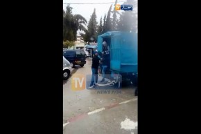 بجاية : “هكذا يتم نقل أطفال المدارس ببلدية ذراع القايد..على متن شاحنات” !!