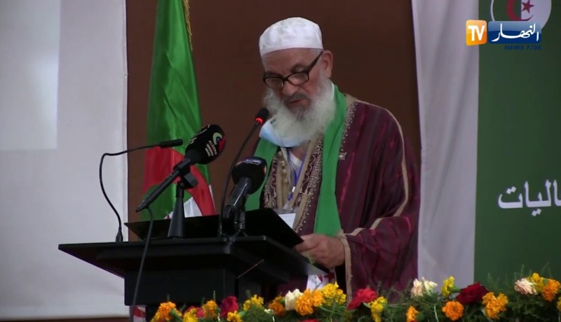 بجاية: رئيس الجمهورية يكرم العلامة الشيخ الطاهر آيت علجت