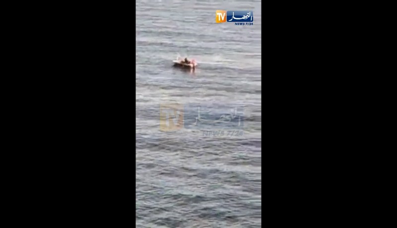 تيبازة: لحظة إنتشال جثة الغريق الثاني بشاطئ بوهارون