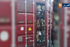 بجاية: إحباط عملية إستيراد 17 حاوية معباة بقارورات بلاستيكية متلفة