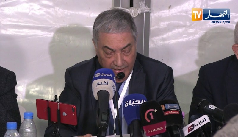 بن فليس: نحن نثمن إستمرار وتوسع الحراك الشعبي السلمي والذي يعكس تطلعات الشعب ومطالبه