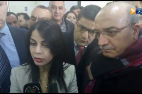 شاهد.. “فرعون” تصر على جواب لأسئلتها وتضع مدير البريد بتيزي وزو في وضع محرج