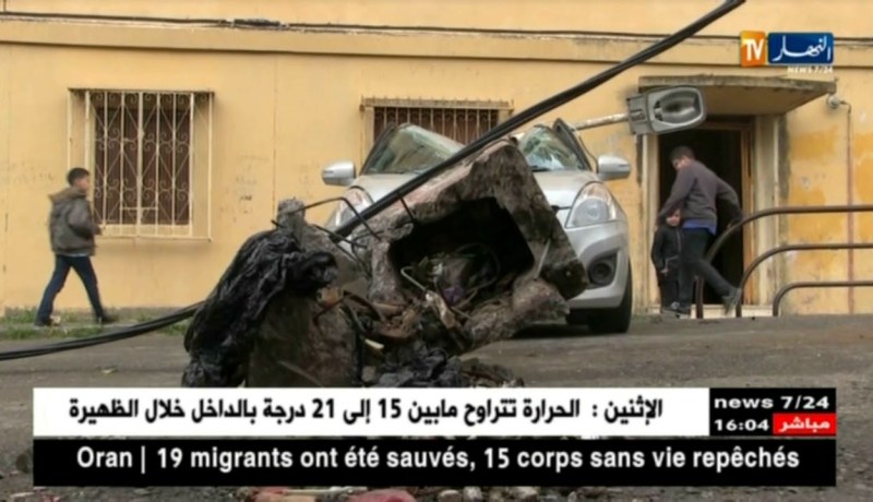 العاصمة: سقوط عمود كهربائي على سيارة نفعية دون خسائر بشرية