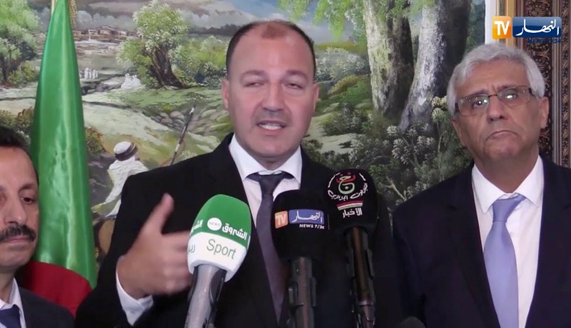 الوزارة تعارض مشروع زطشي وتطالب الفاف بترشيد نفقاتها