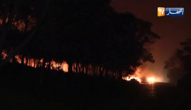 نشوب عدد من حرائق الغابات  بكل من وهران والشلف