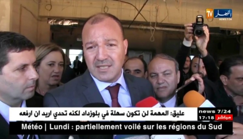 وزير الشباب والرياضة يطالب بإحترام قوانين المسؤولين على كرة القدم الجزائرية