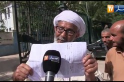 شاهد شيخ يحتج أمام مقر ولاية سيدي بلعباس.. داولي 30 هكتار من أرضي راني في 9 سنوات و انا نجري