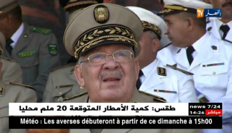 دفاع: الفريق أحمد قايد صالح في زيارة عمل تفقدية للناحية العسكرية السادسة