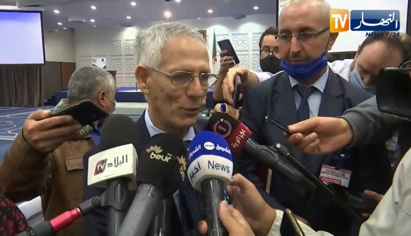 “وزير الصناعة :” لدينا 540 وحدة نسيج عمومية وخاصة ونهدف لتطوريها بشراكات أجنبية