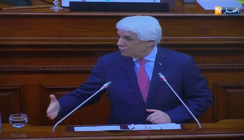 وزير العدل يدخل في هيستيريا من الضحك..والسبب!!