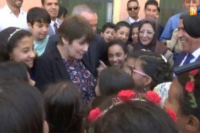 تلميذة تفاجئ بن غبريت.. راني حابّة نولّي وزيرة كيما نتي !!