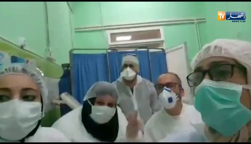 سكيكدة/ فريق طبي بالمستشفى المرجعي يشحذون هممهم بعد تسجيل أول حالة وفاة بفيروس كورونا بالولاية