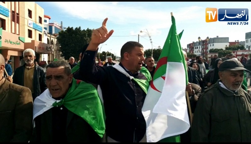 مسيرة داعمة للجيش و الإنتخابات بالطارف