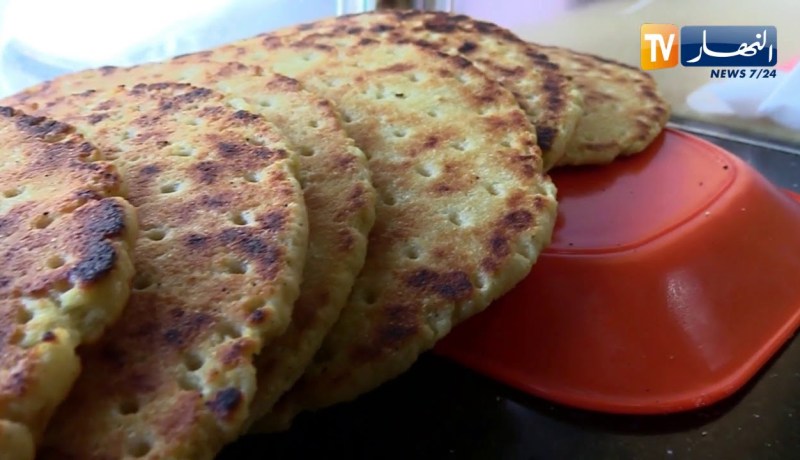 مجتمع: الكسرة و اللبن تستقطب الزبائن بمحل عمي جمال