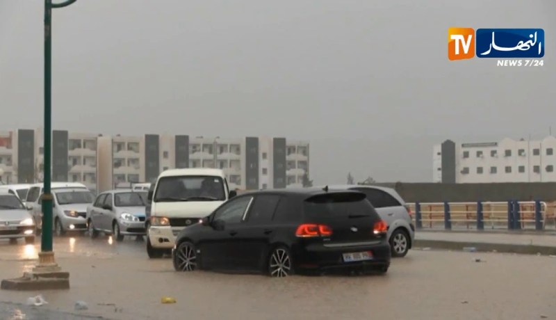 تبسة: تساقط للأمطار بفترة وجيزة يفضح عيوب البنية التحتية