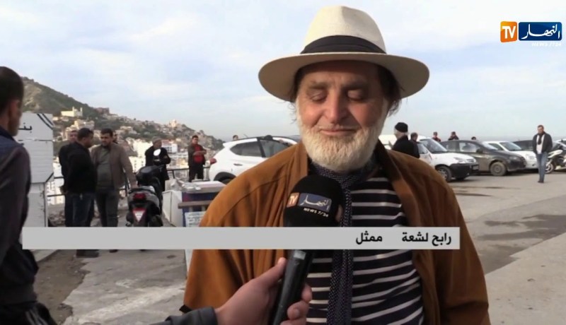 تشييع جنازة الفنان الراحل “محمد لعمراوي” الذي وافته المنية عن عمر ناهز 79 سنة