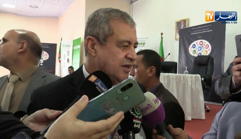 وزير الإتصال: “المناظرة تقليد متبع في الكثير من الدول..وأنا من مؤيديه”